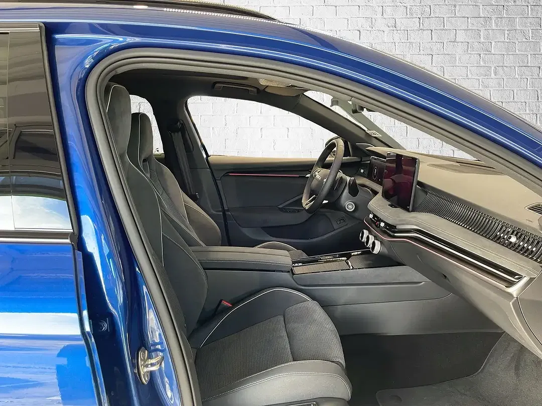 Skoda Superb 2.0 TSI DSG 4x4 Combi Sportline - foto 15