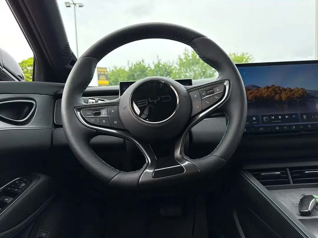 BYD Seal DM-i PHEV Touring Comfort - Thumbnail 14