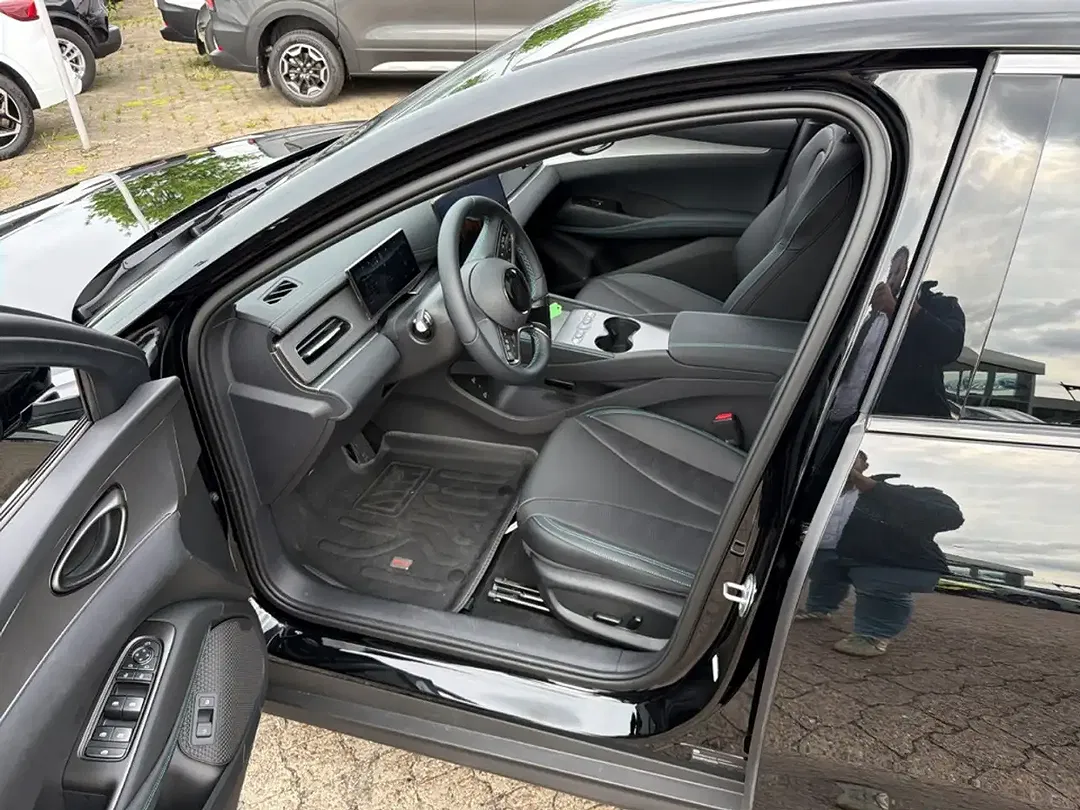 BYD Seal DM-i PHEV Touring Comfort - Thumbnail 9