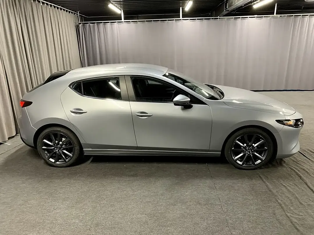 Mazda 3 Selection - Thumbnail 4