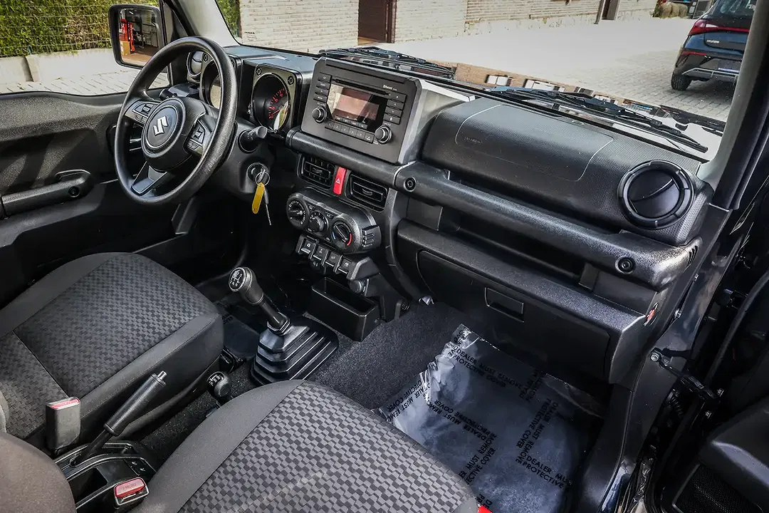 Suzuki Jimny - Thumbnail 20
