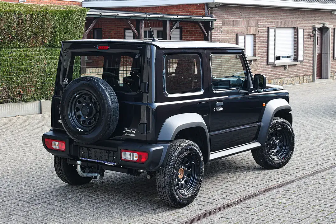 Suzuki Jimny - Thumbnail 5