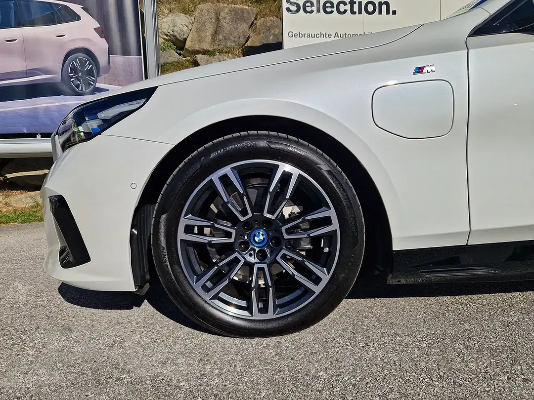 BMW 530 xDrive - Thumbnail 4