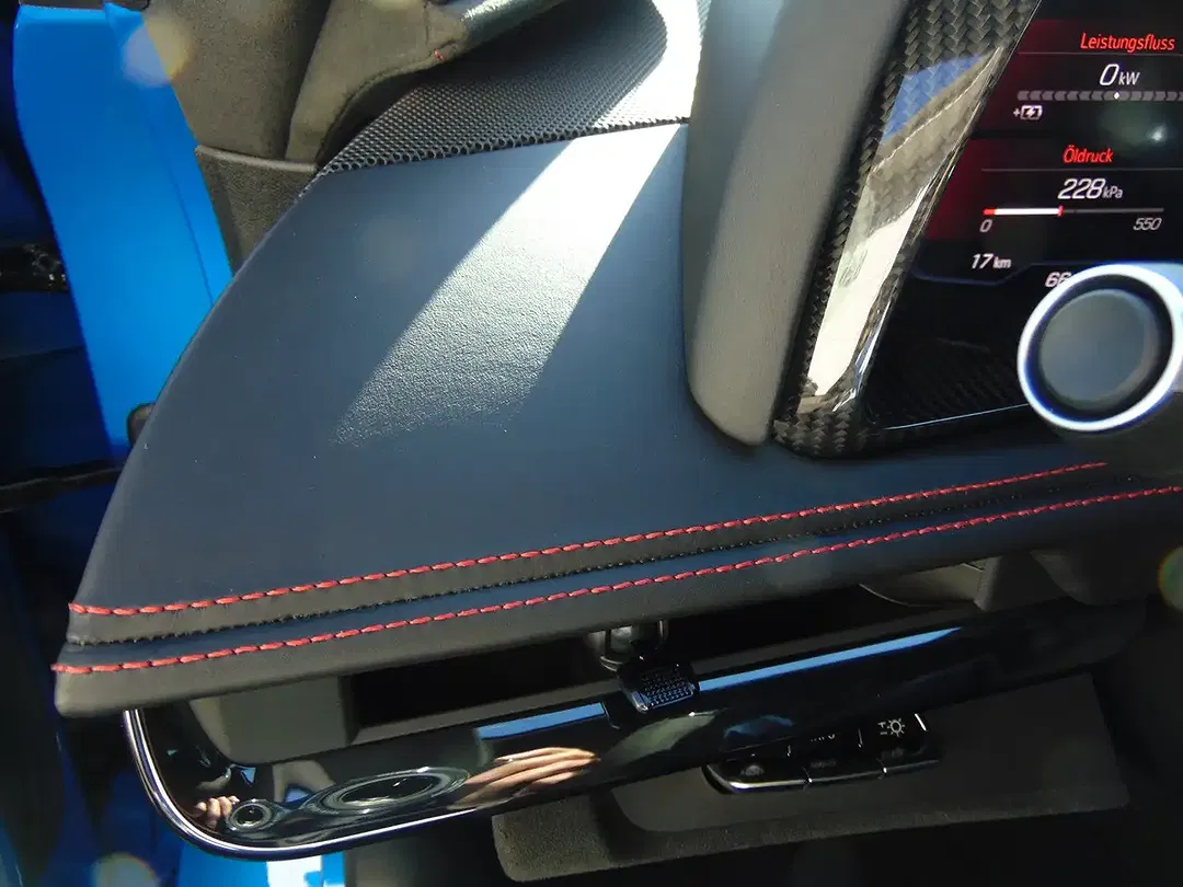 Corvette C8 E-Ray - Thumbnail 18