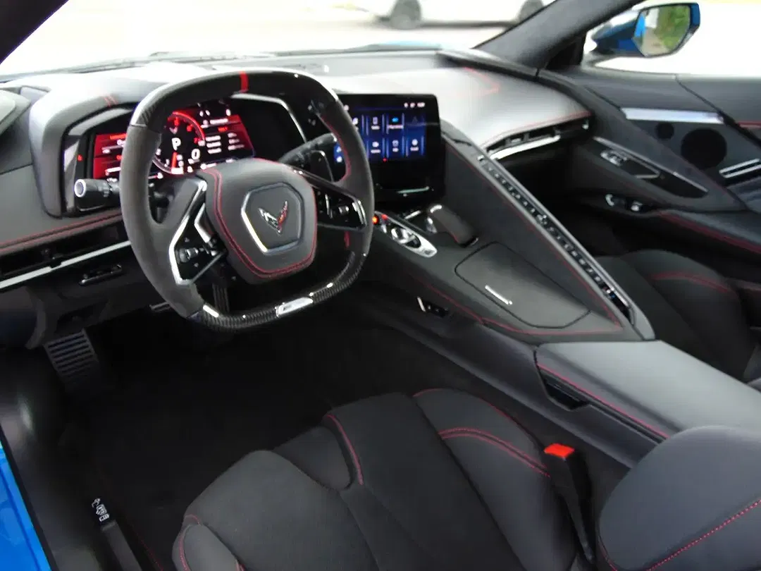 Corvette C8 E-Ray - Thumbnail 8