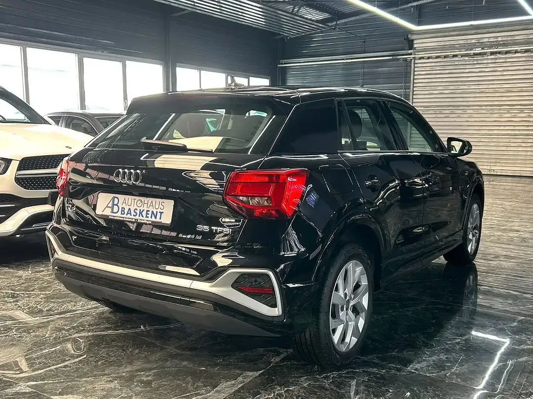 Audi Q2 35 TFSI S line - Thumbnail 4