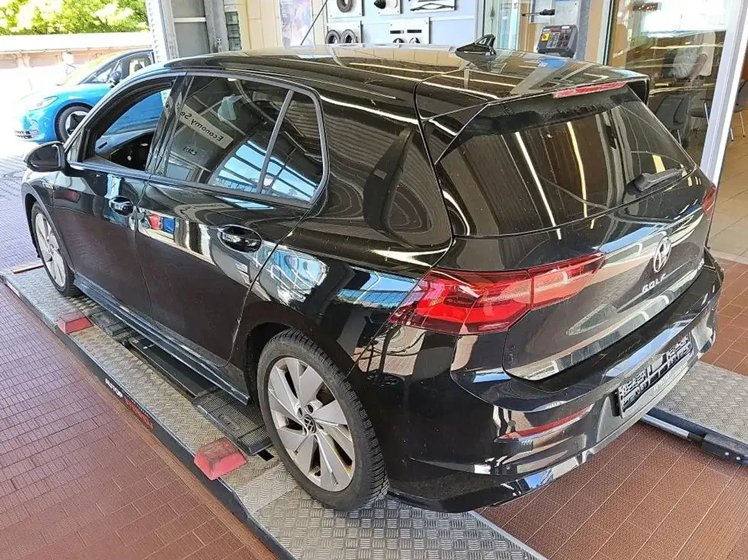Volkswagen Golf 1.5 eTSI DSG R-Line Black Edition - Thumbnail 2