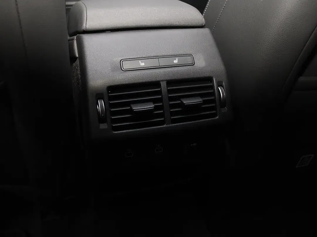 Land Rover Discovery Sport D200 2.0 4x4 Dynamic SE - Thumbnail 15