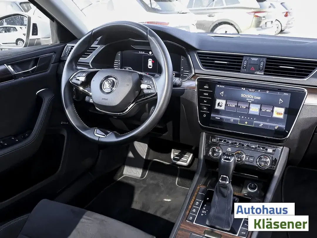 Skoda Superb 2.0 TDI DSG 4x4 Combi Scout - Thumbnail 7
