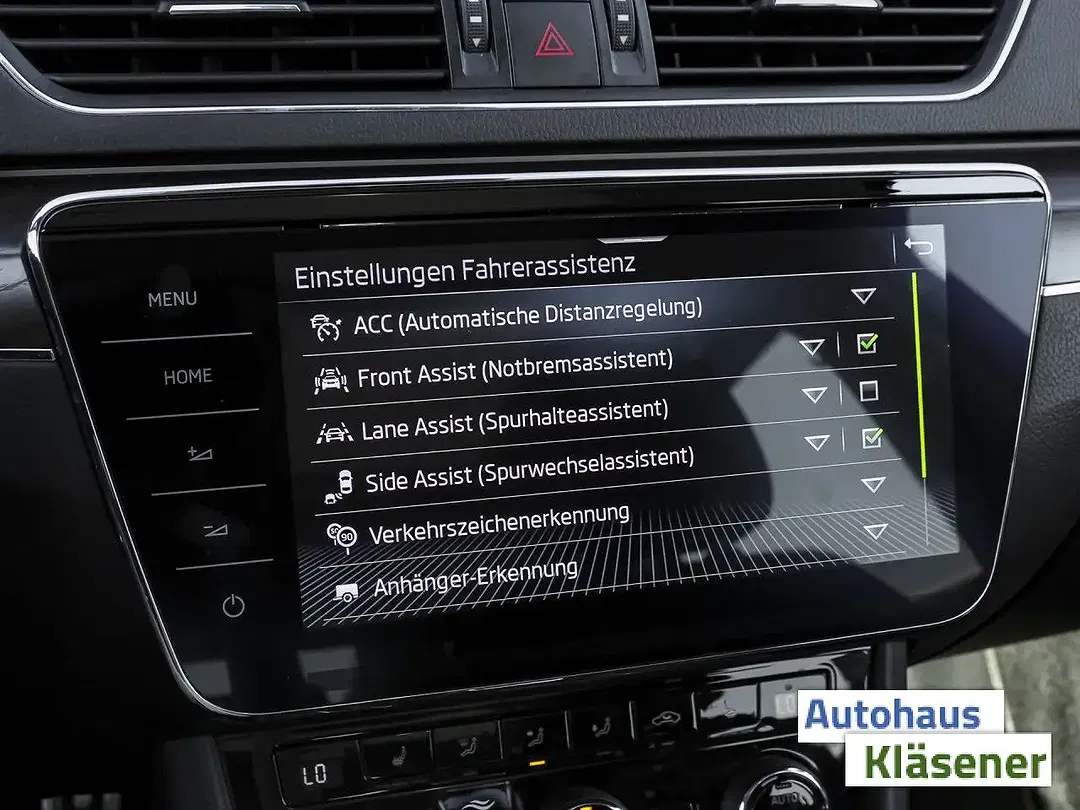 Skoda Superb 2.0 TDI DSG 4x4 Combi Scout - Thumbnail 8