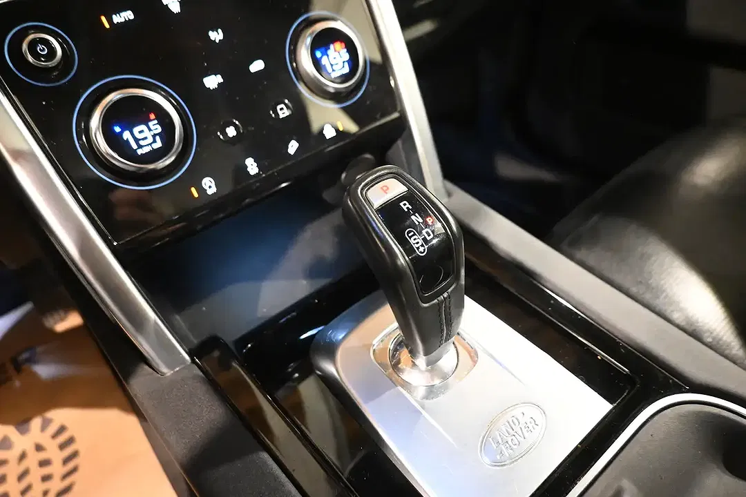 Land Rover Discovery Sport 2.0 Td4 - Thumbnail 14