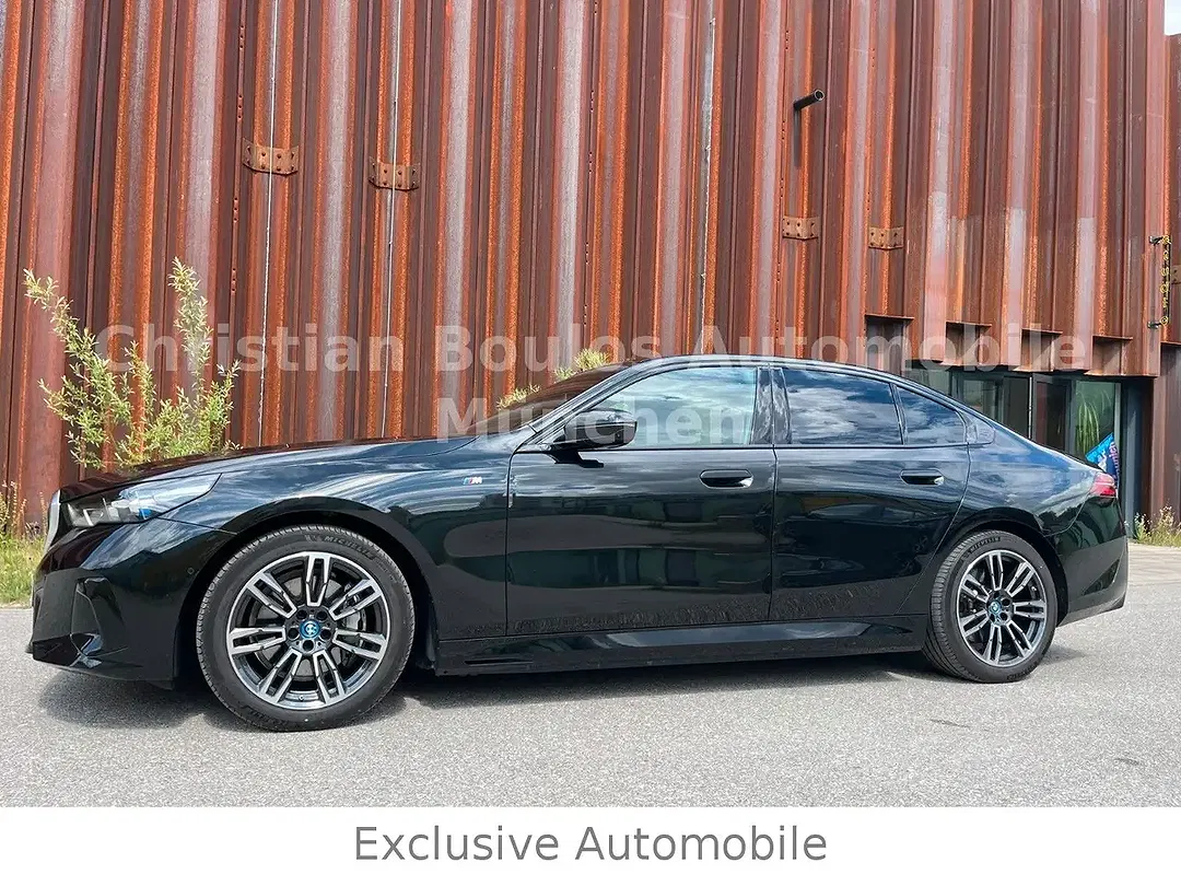 BMW i5 eDrive M Sport - Thumbnail 7