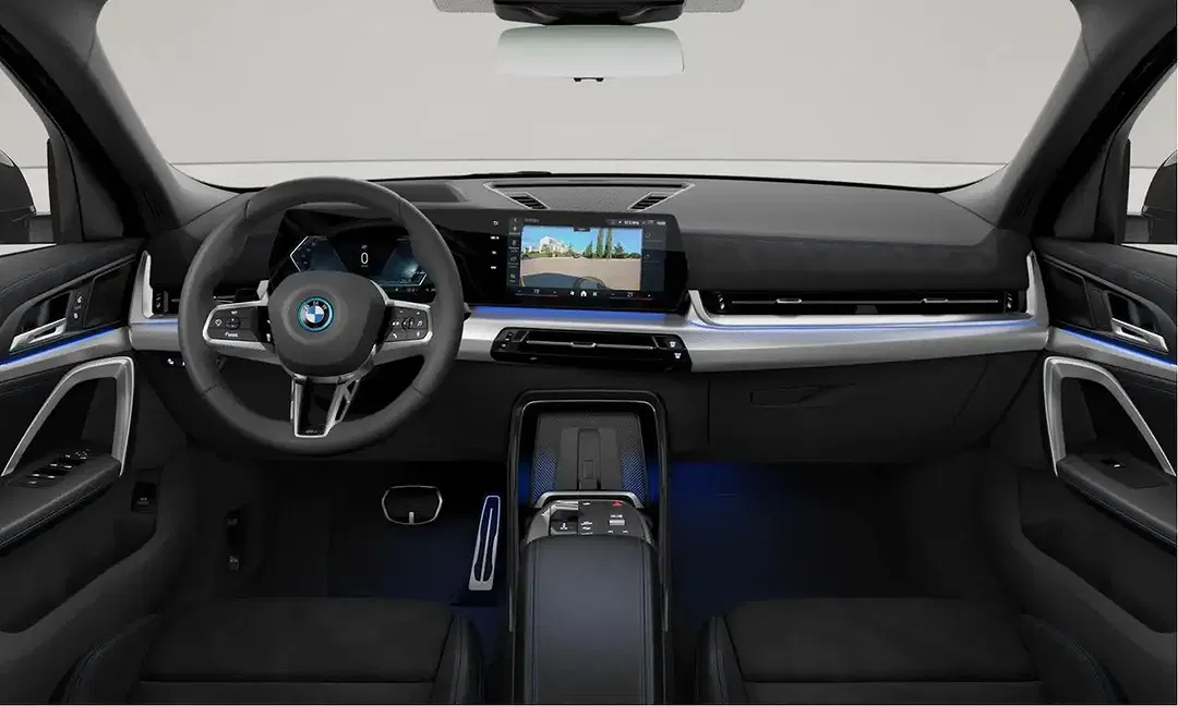 BMW iX2 xDrive M Sport Pro - Thumbnail 3
