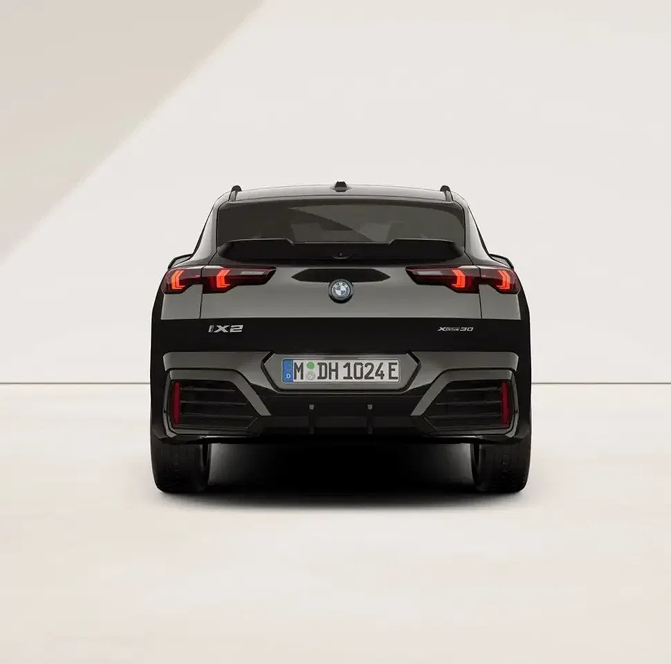 BMW iX2 xDrive M Sport Pro - Thumbnail 5