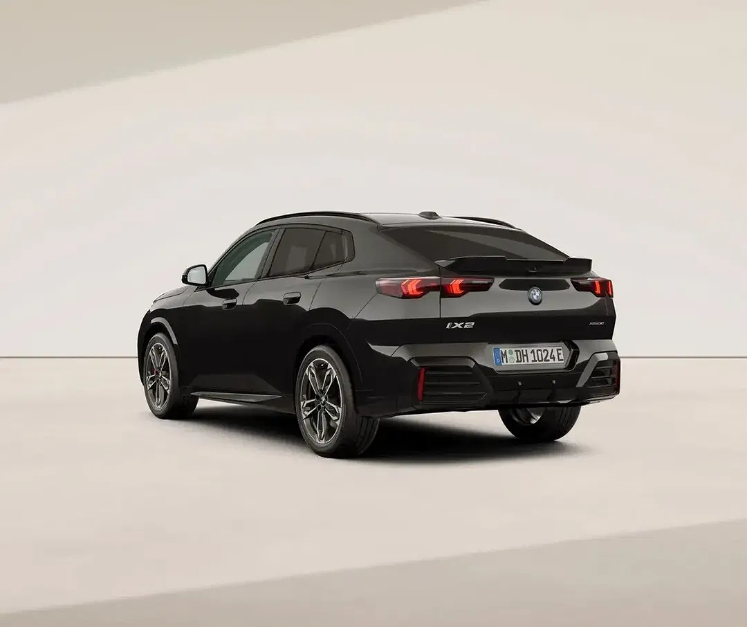 BMW iX2 xDrive M Sport Pro - Thumbnail 9