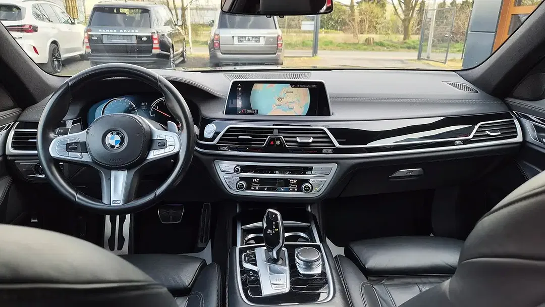 BMW 740 xDrive M Sport - Thumbnail 7