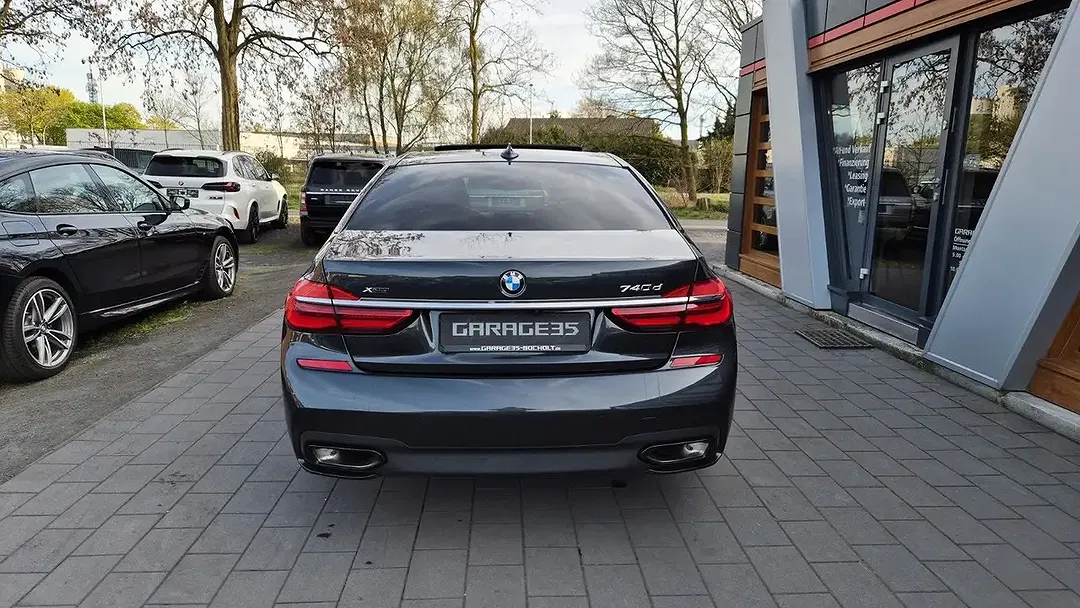 BMW 740 xDrive M Sport - Thumbnail 4