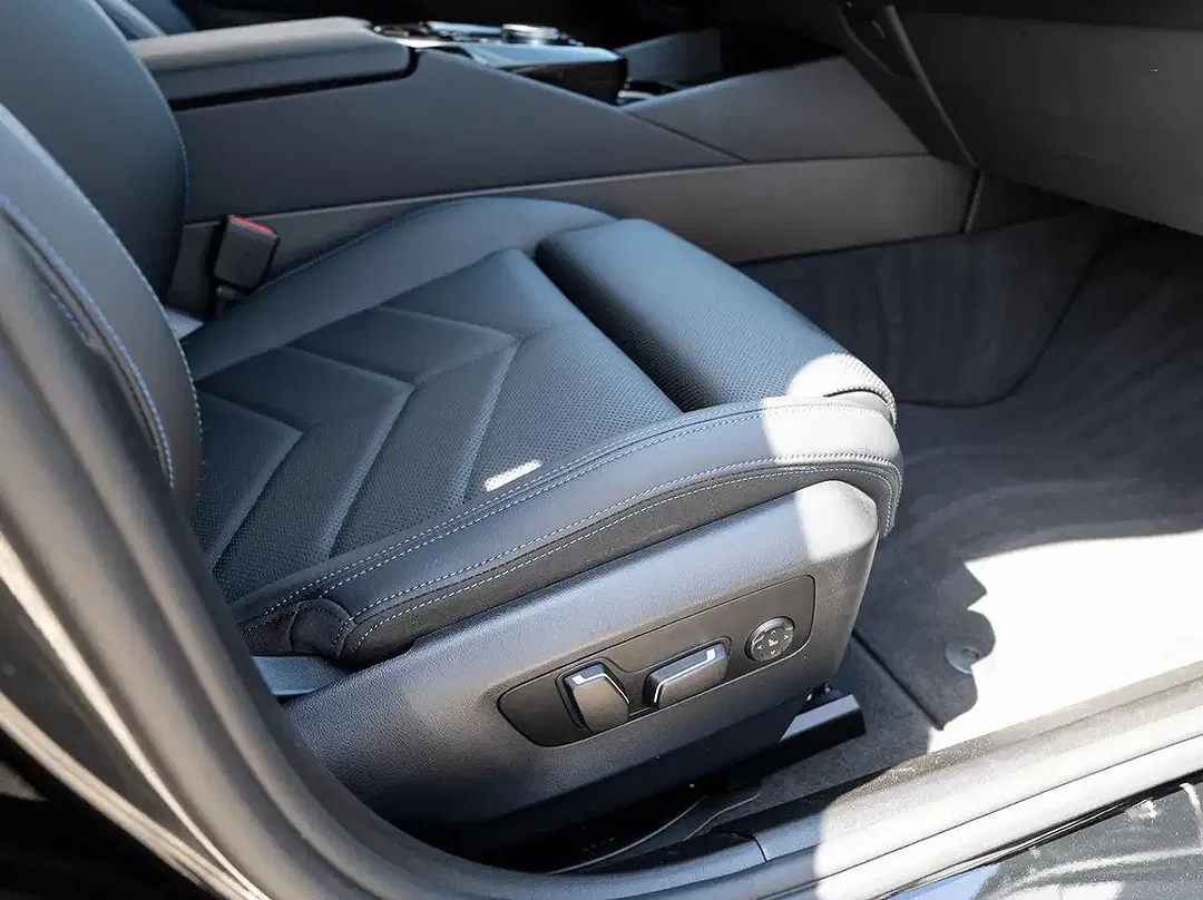 BMW 520 xDrive Touring M Sport - Thumbnail 13