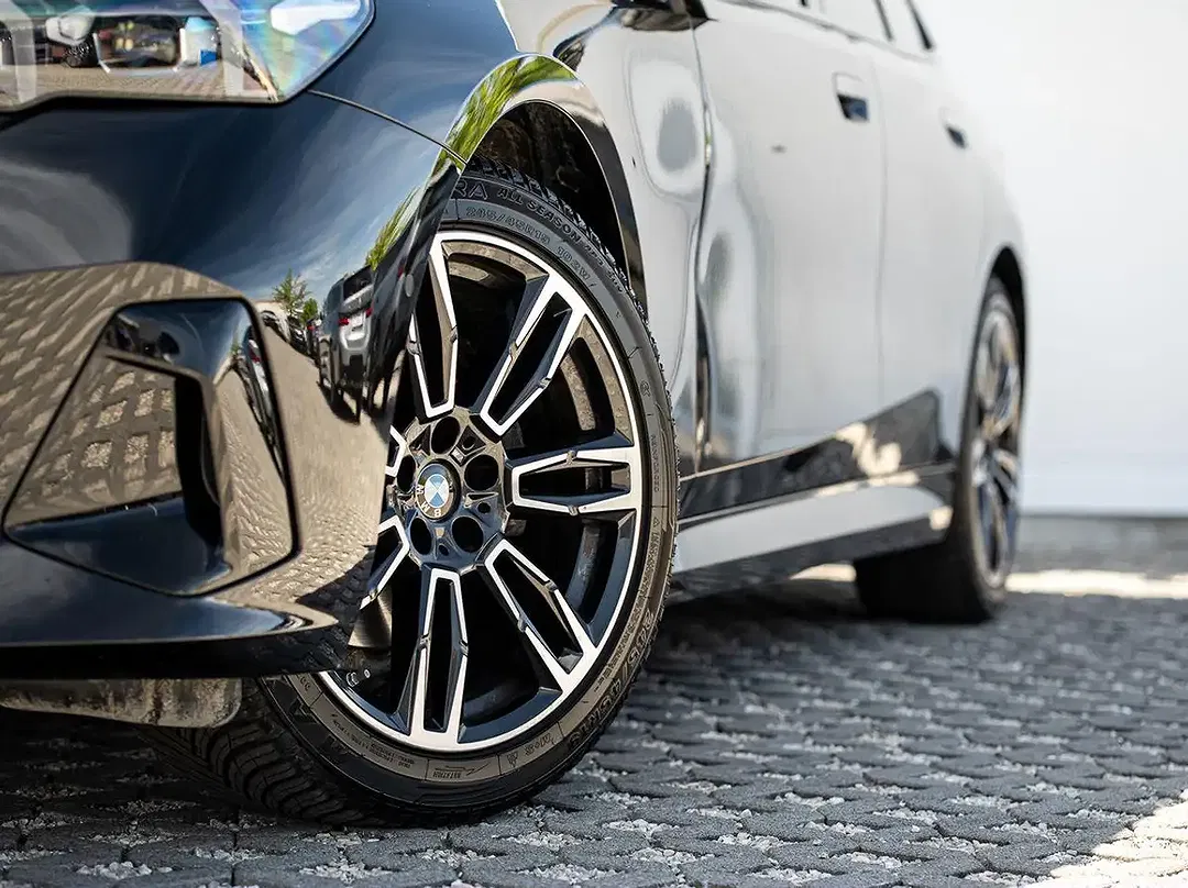 BMW 520 xDrive Touring M Sport - Thumbnail 6