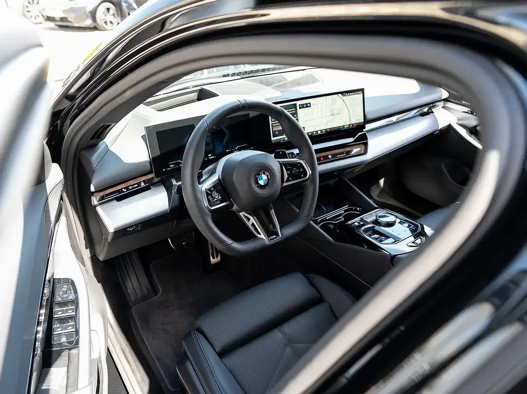 BMW 520 xDrive Touring M Sport - Thumbnail 9