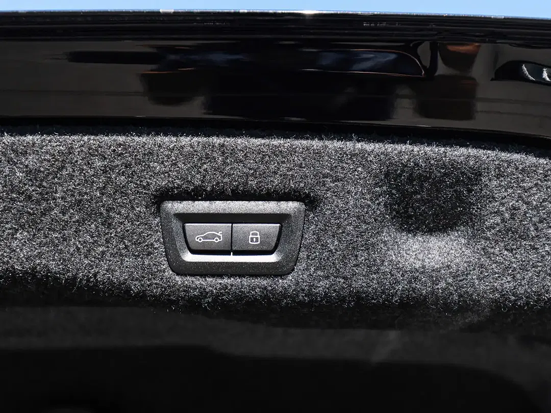 BMW M5 - Thumbnail 11