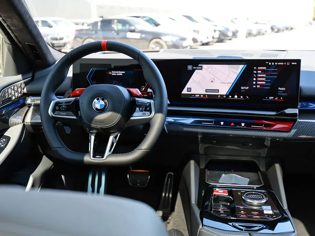 BMW M5 - Thumbnail 12