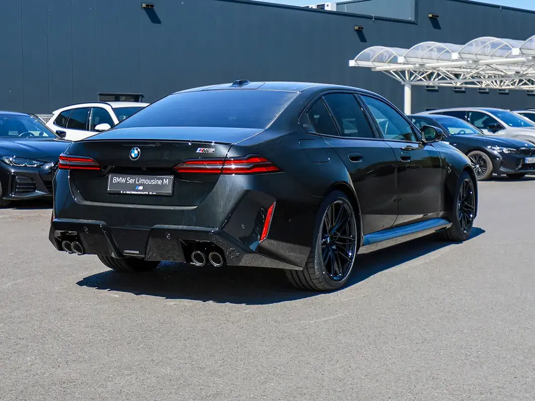 BMW M5 - Thumbnail 4