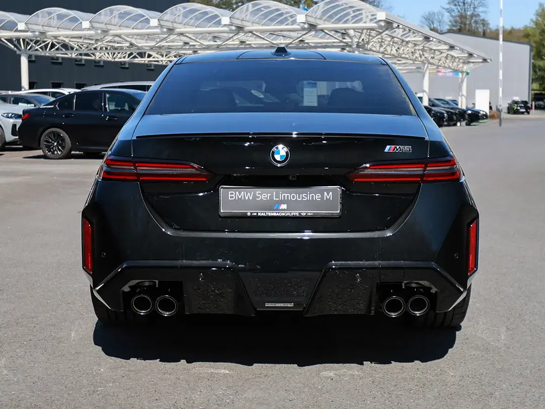 BMW M5 - Thumbnail 5