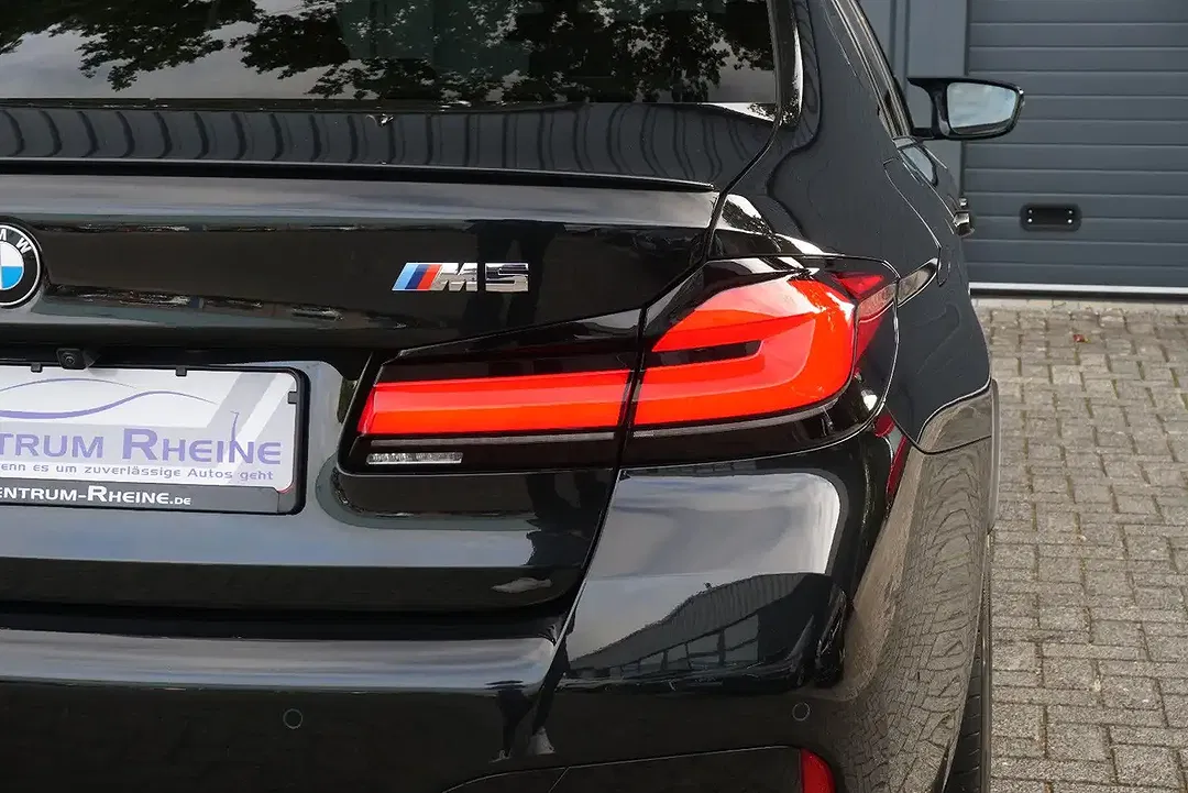 BMW M5 - Thumbnail 12
