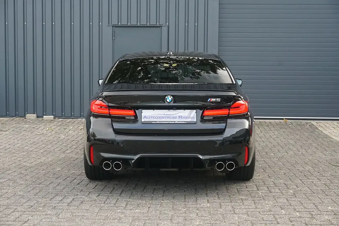 BMW M5 - Thumbnail 6