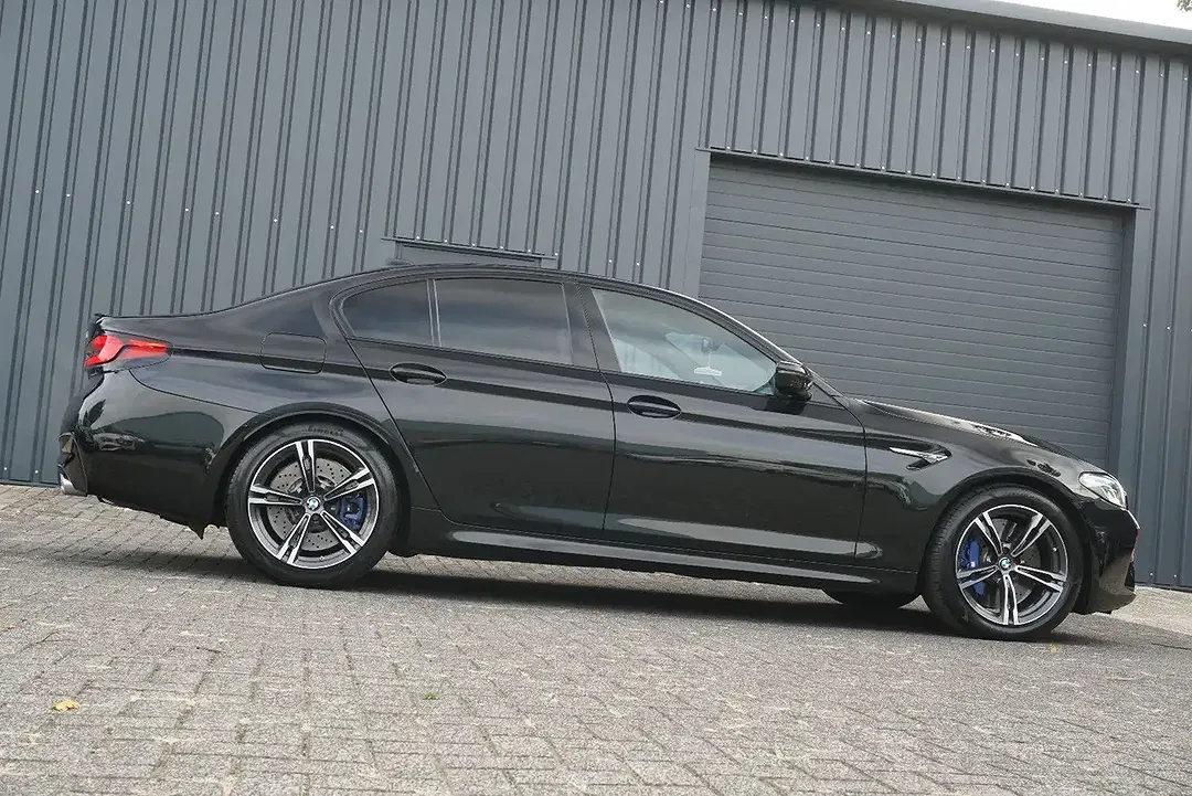 BMW M5 - Thumbnail 8