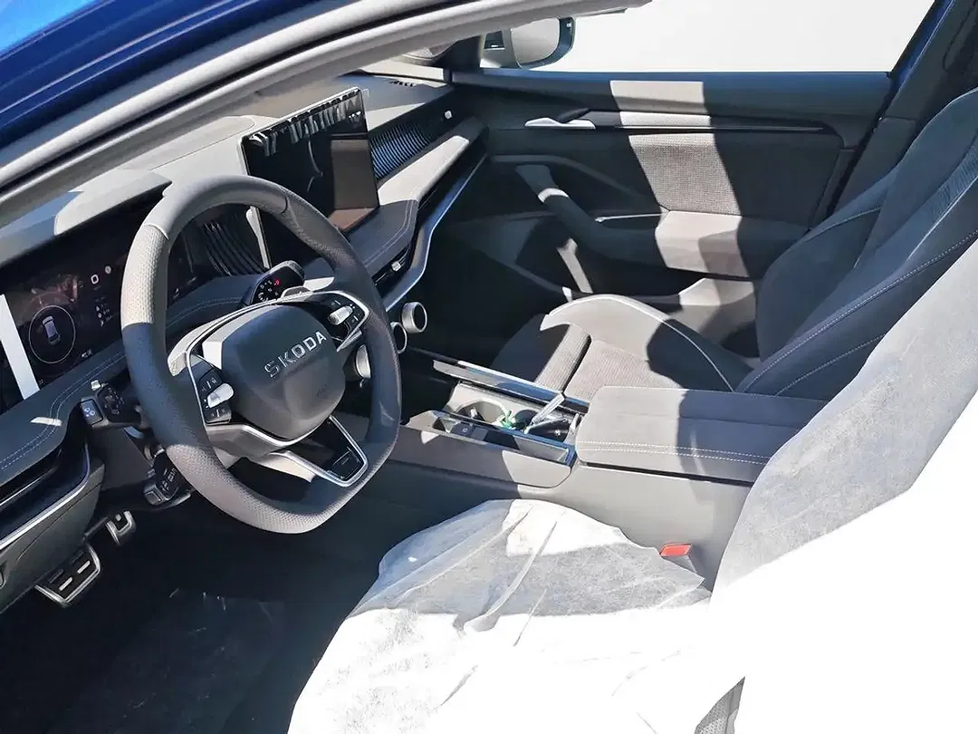 Skoda Superb 1.5 TSI iV DSG Combi Sportline - Thumbnail 12