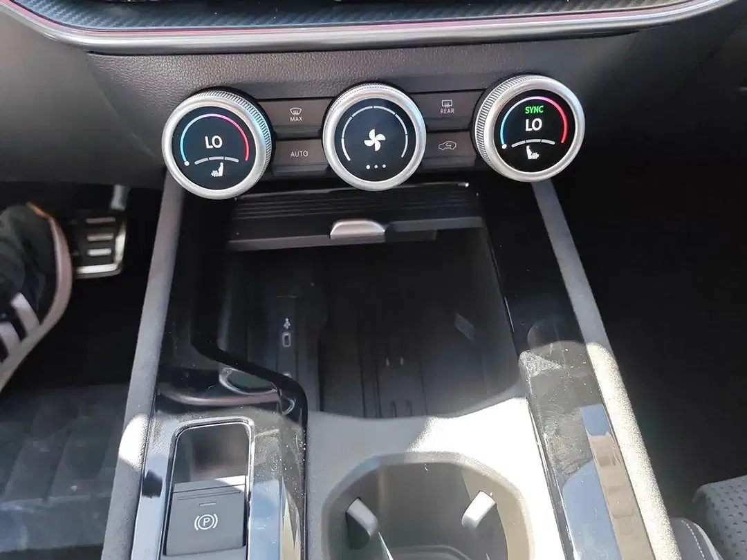 Skoda Superb 1.5 TSI iV DSG Combi Sportline - Thumbnail 17