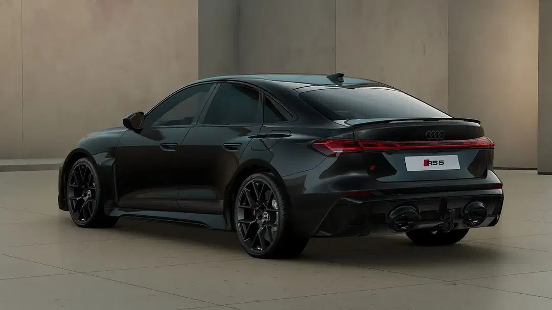 Audi RS5 - foto 1