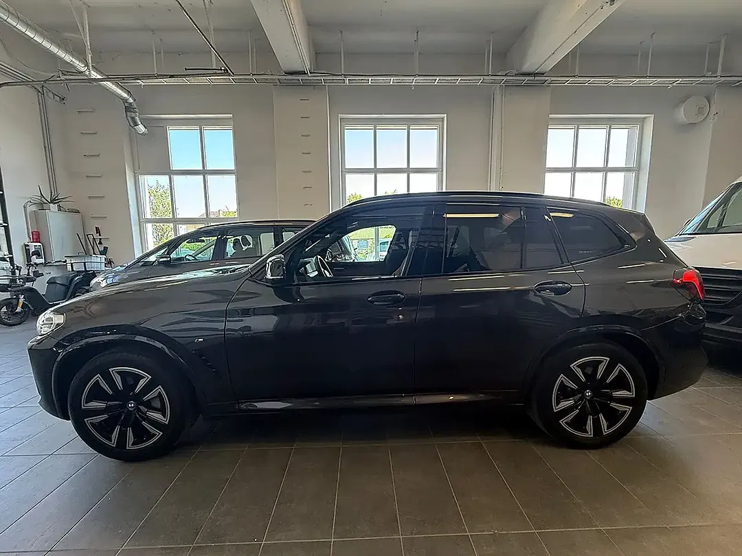 BMW iX3 M M Sport Pro - Thumbnail 7