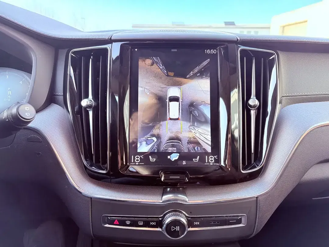 Volvo XC60 - Thumbnail 5