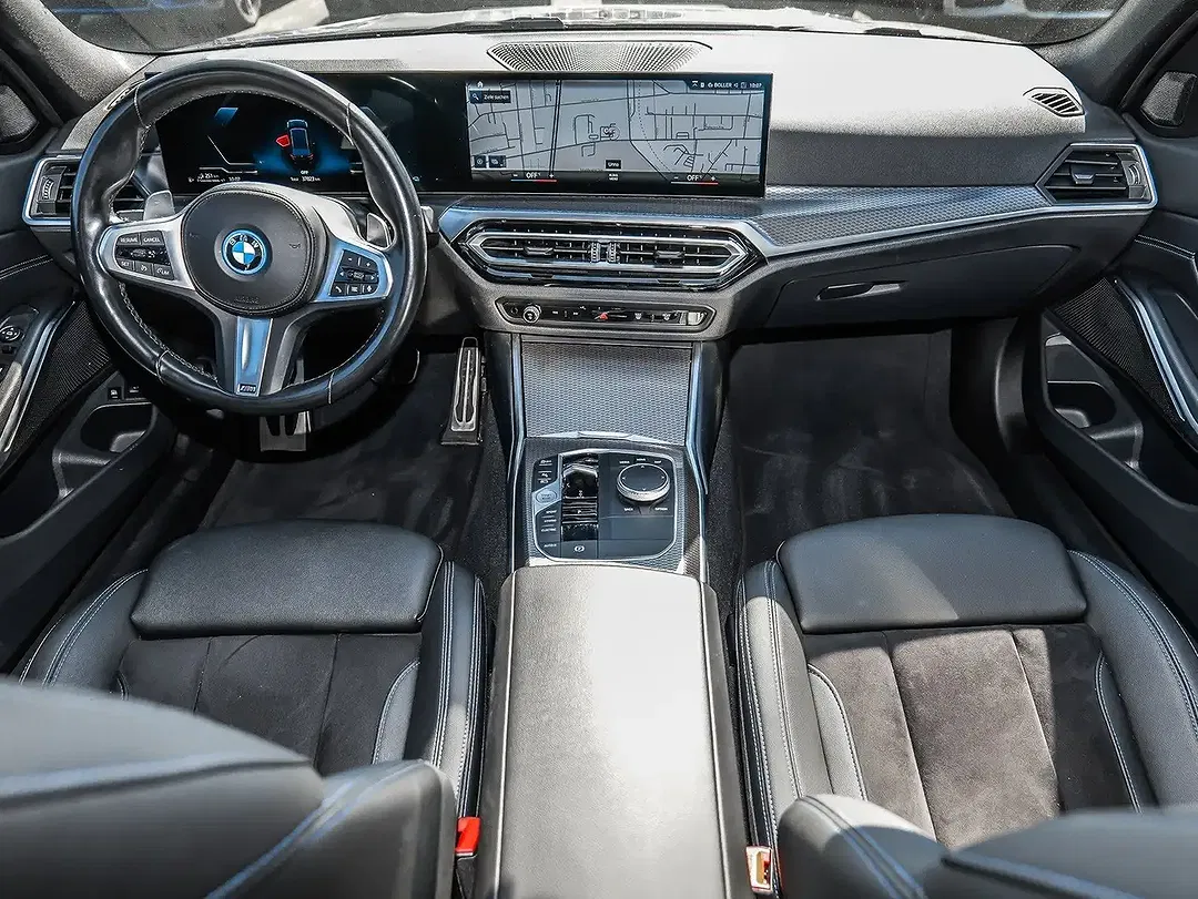 BMW 330 Touring M Sport - Thumbnail 3