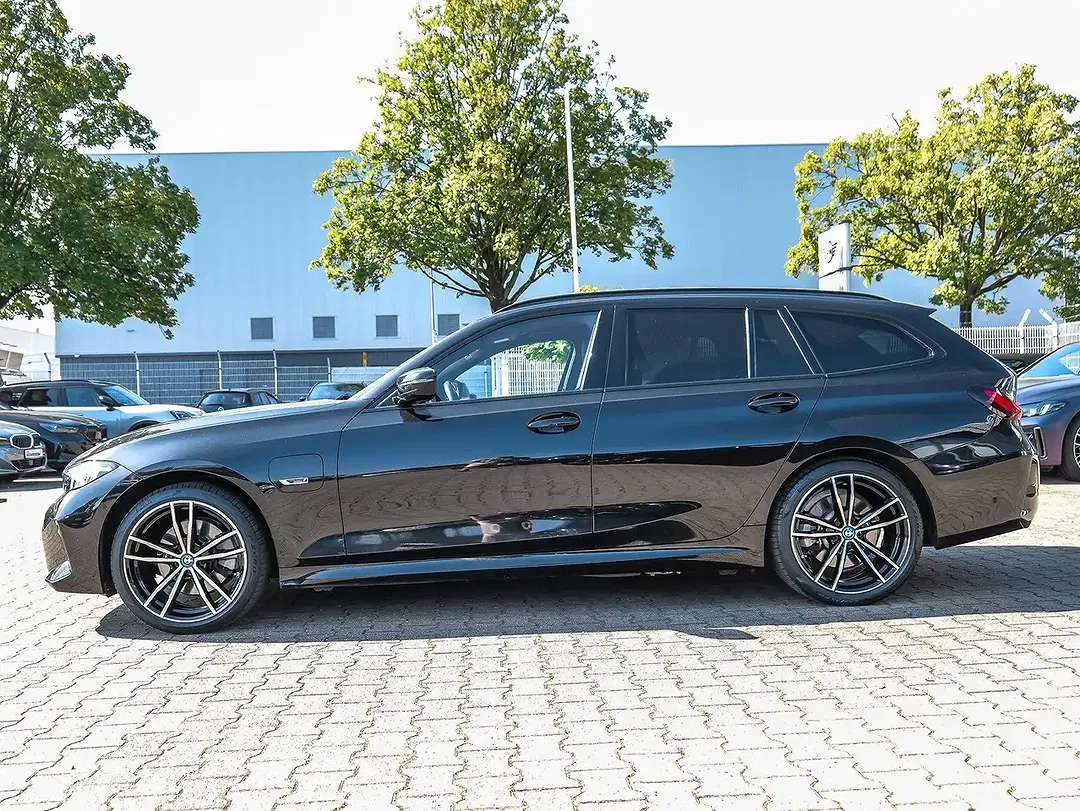 BMW 330 Touring M Sport - Thumbnail 9