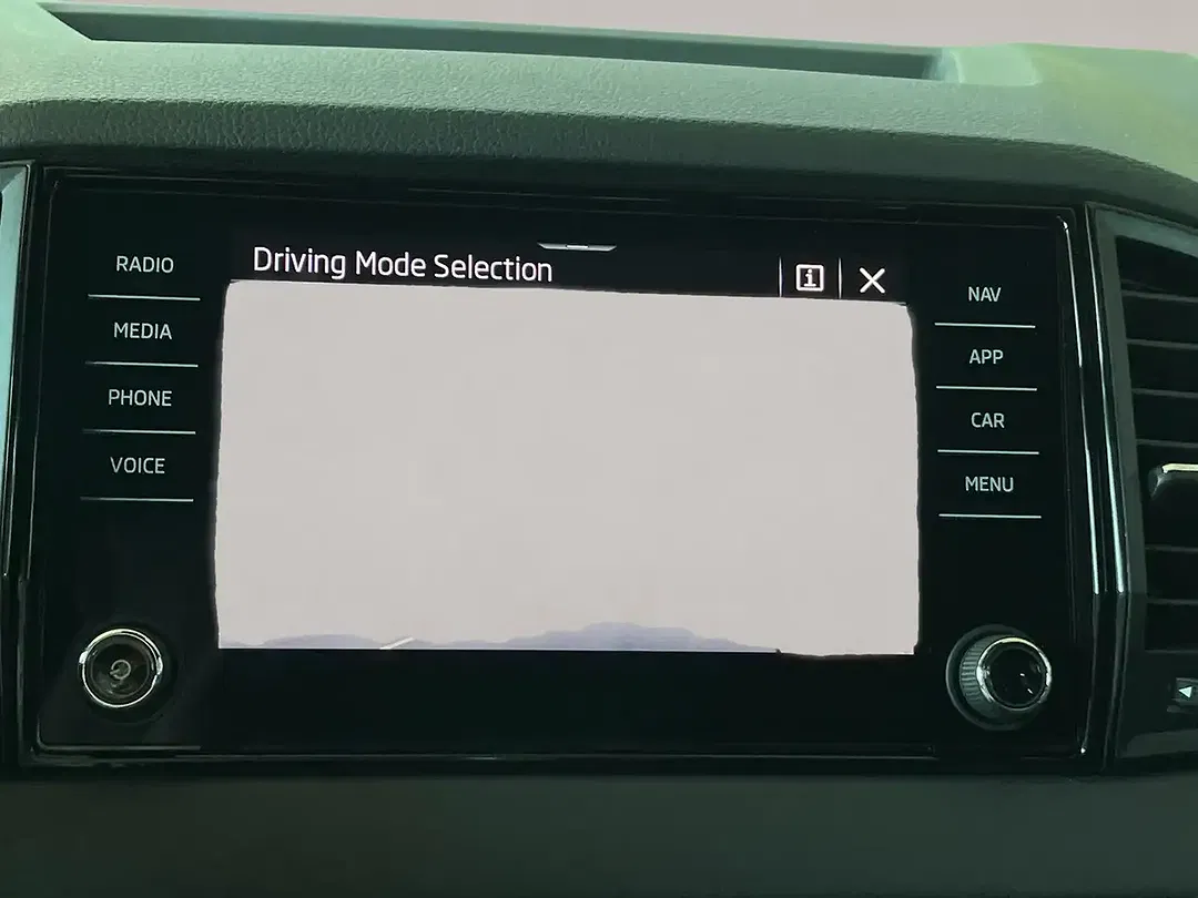 Skoda Karoq 2.0 TDI DSG 4x4 Sportline - Thumbnail 15
