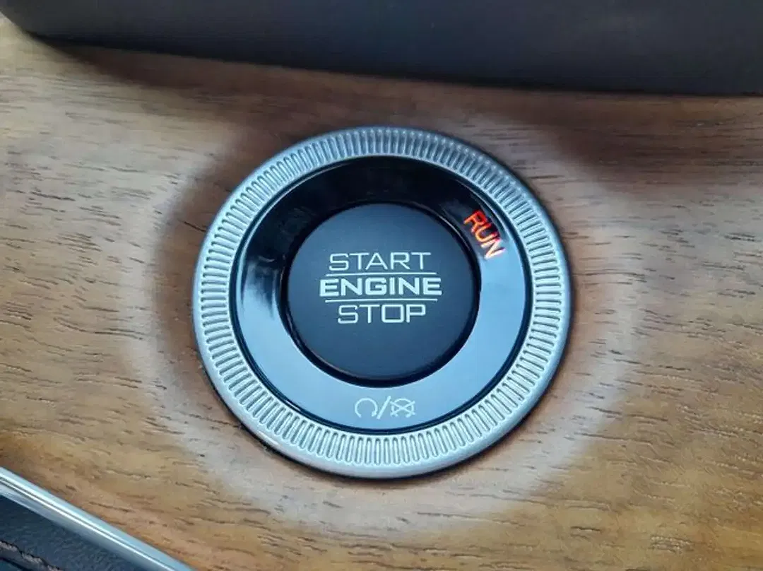 Jeep Grand Cherokee PHEV Summit Reserve - Thumbnail 11