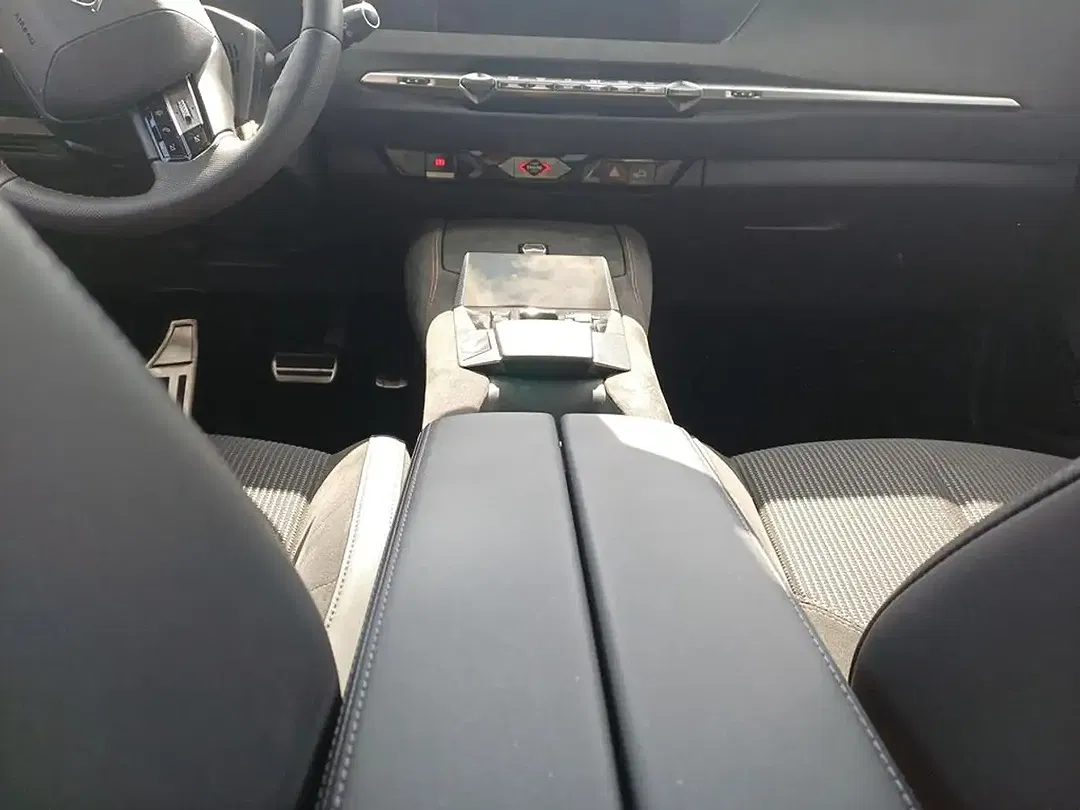 DS Automobiles DS 4 - Thumbnail 10