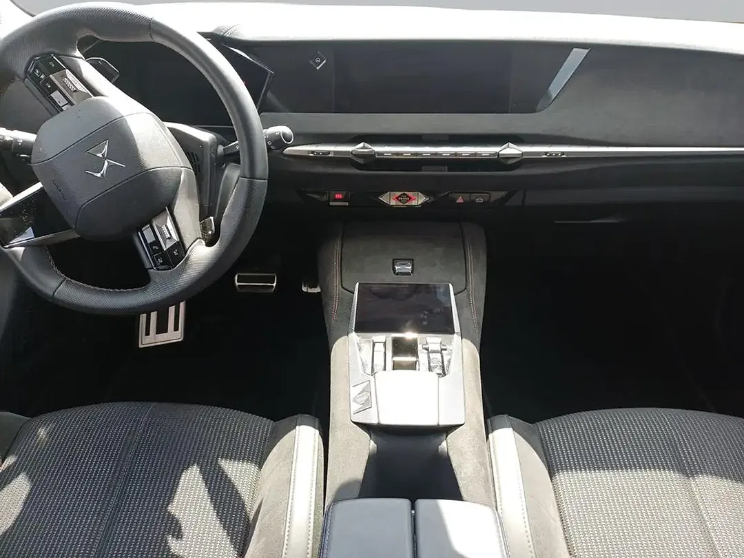 DS Automobiles DS 4 - Thumbnail 12