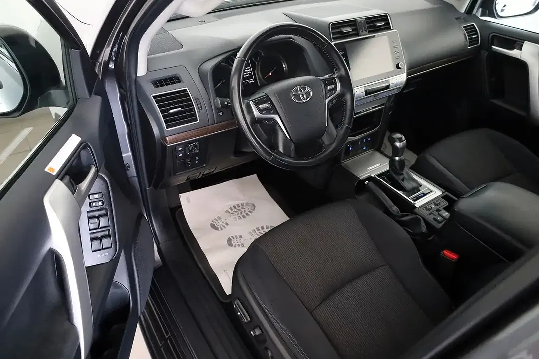 Toyota Land Cruiser Comfort - Thumbnail 5