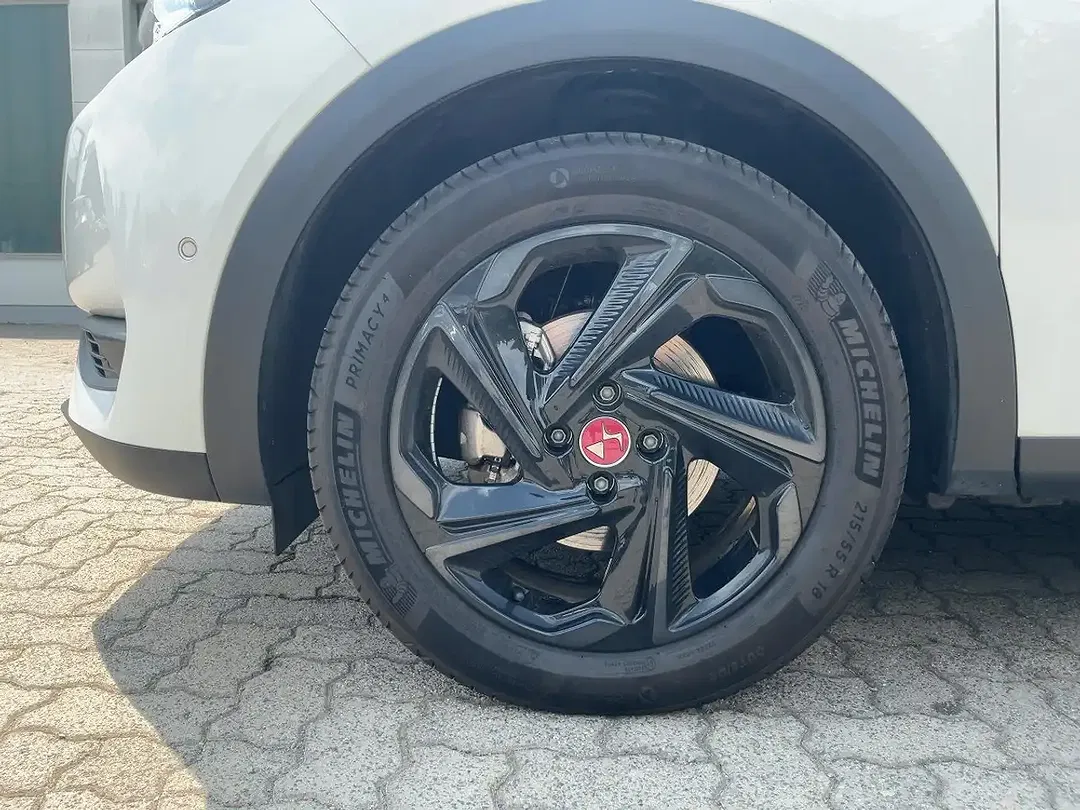 DS Automobiles DS 3 - Thumbnail 12