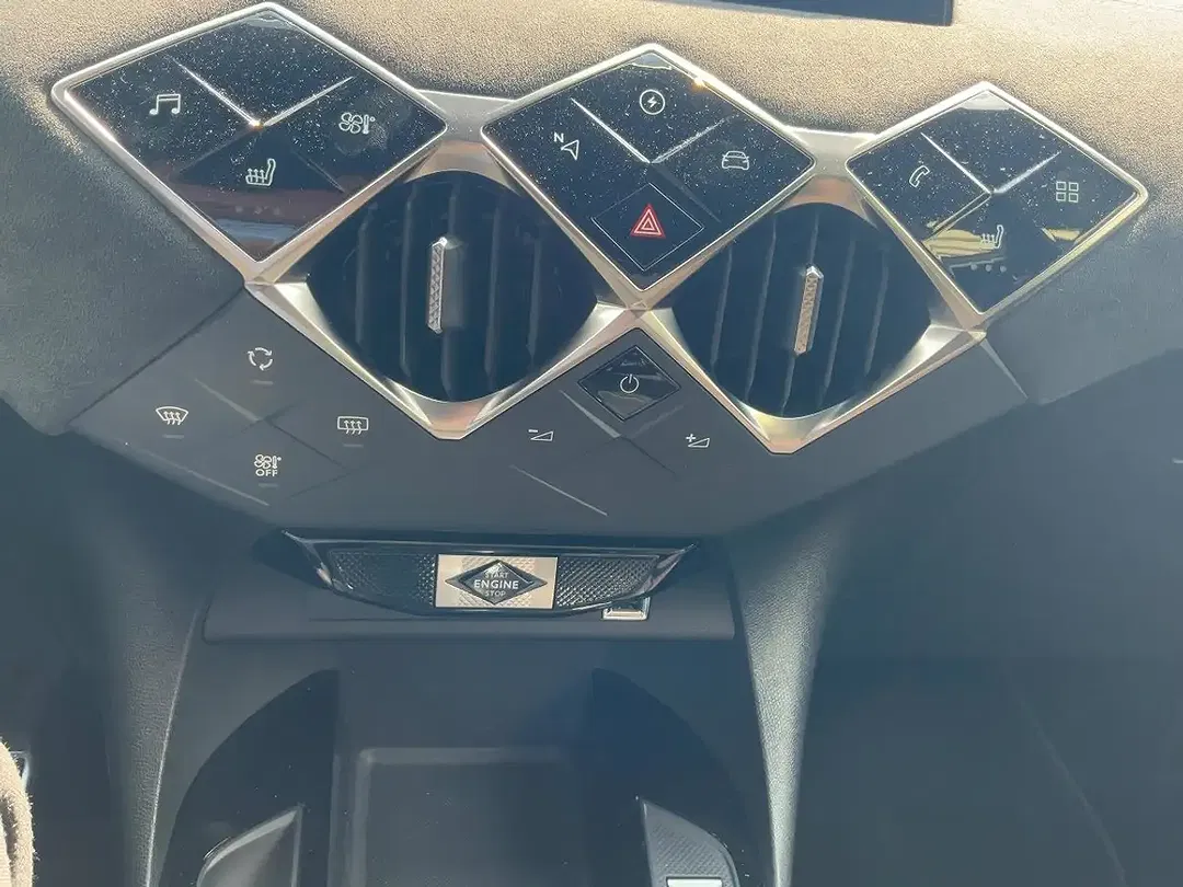 DS Automobiles DS 3 - Thumbnail 15