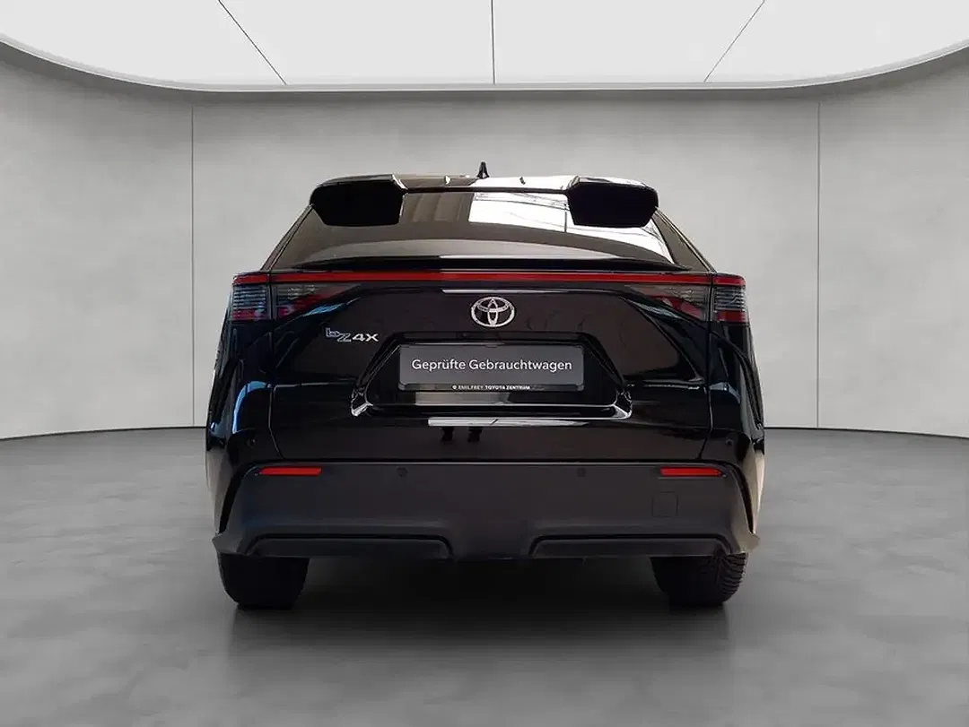 Toyota bZ4X - Thumbnail 4