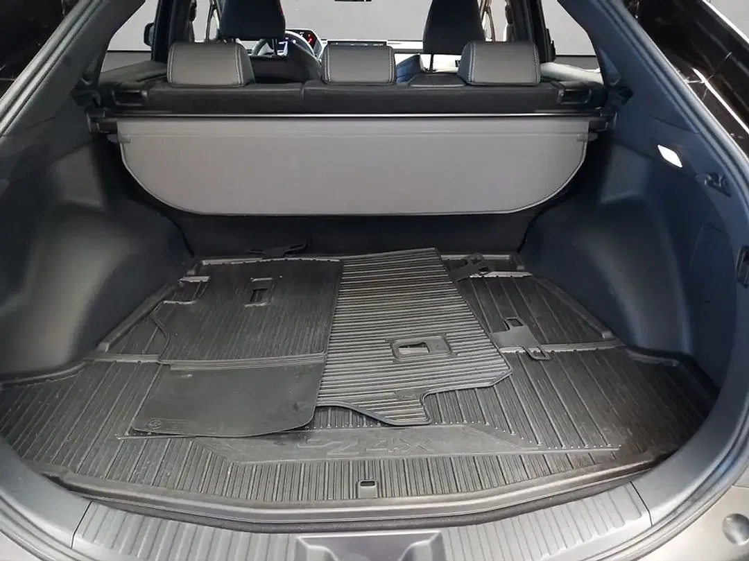 Toyota bZ4X - Thumbnail 5