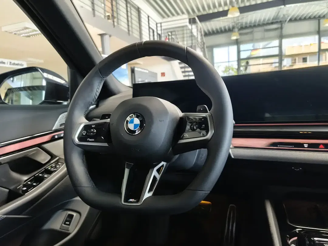 BMW 520 M Sport Pro Touring - Thumbnail 10