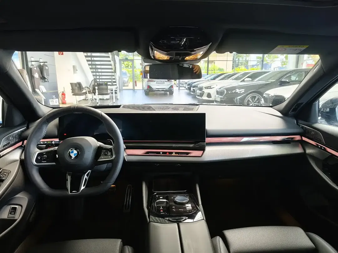 BMW 520 M Sport Pro Touring - Thumbnail 9