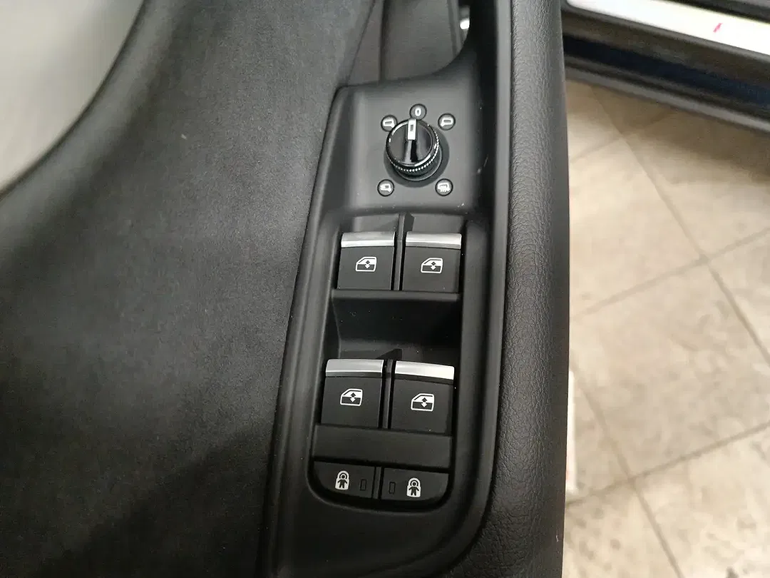 Audi Q8 S line - foto 14